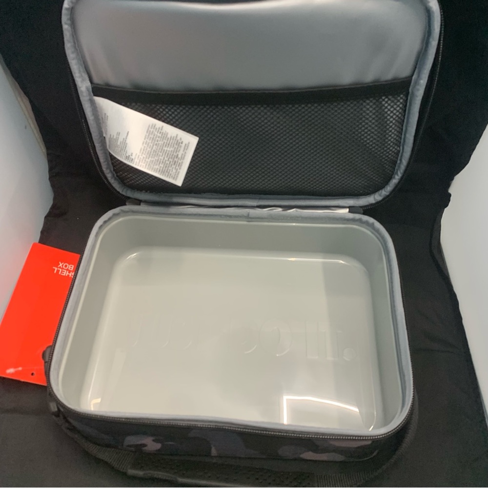 Nike Hard Shell Lunch Box - Picture 3 of 4